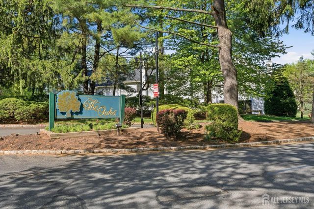 103 Timber Oaks Road, Edison, NJ 08820