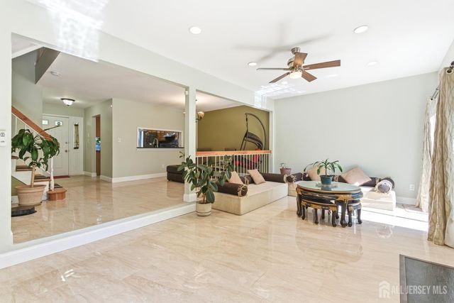 103 Timber Oaks Road, Edison, NJ 08820