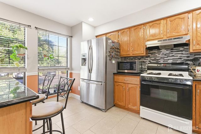 103 Timber Oaks Road, Edison, NJ 08820