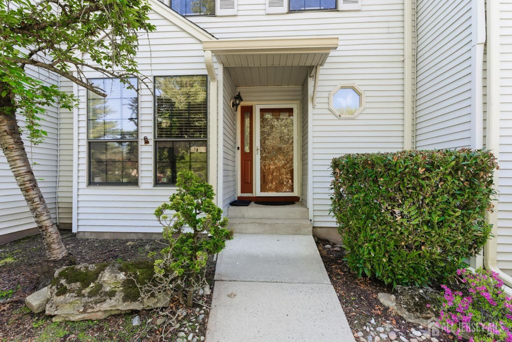 103 Timber Oaks Road, Edison, NJ 08820
