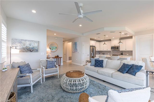 2561 Seychelles DR # 304, Naples, FL 34112