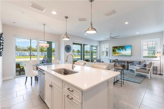 2561 Seychelles DR # 304, Naples, FL 34112