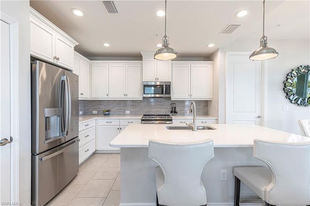 2561 Seychelles DR # 304, Naples, FL 34112