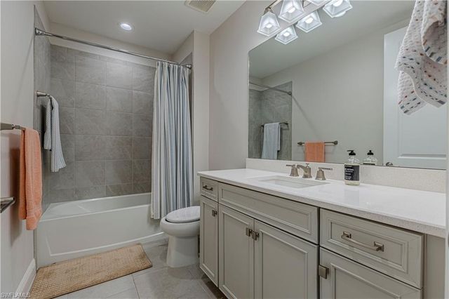 2561 Seychelles DR # 304, Naples, FL 34112