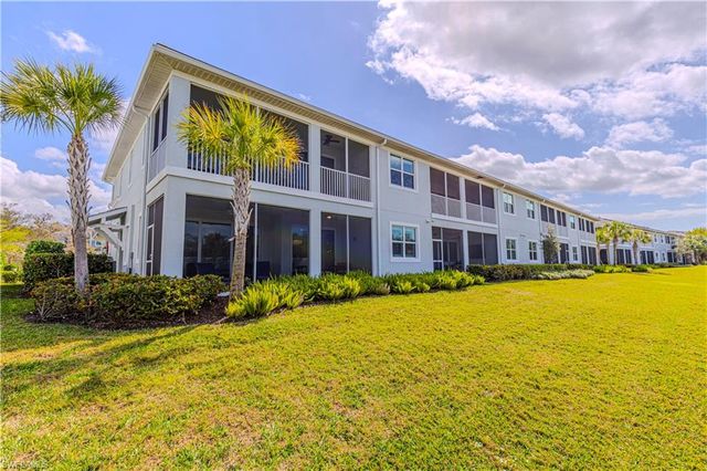 2561 Seychelles DR # 304, Naples, FL 34112