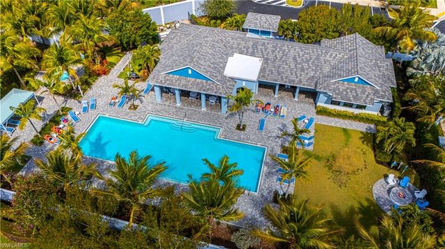 2561 Seychelles DR # 304, Naples, FL 34112