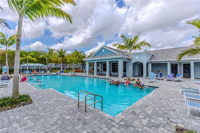 2561 Seychelles DR # 304, Naples, FL 34112