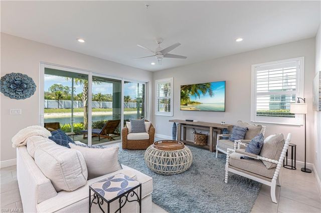 2561 Seychelles DR # 304, Naples, FL 34112