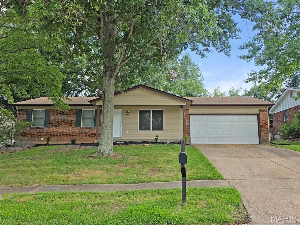206 Saint Leo Drive, O'fallon, MO 63366
