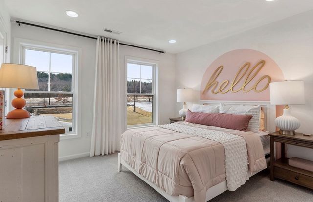 24 Emerald Run 57, Shrewsbury, MA 01545