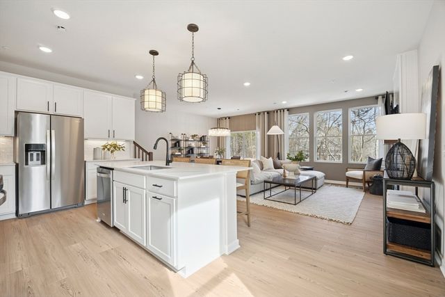 24 Emerald Run 57, Shrewsbury, MA 01545