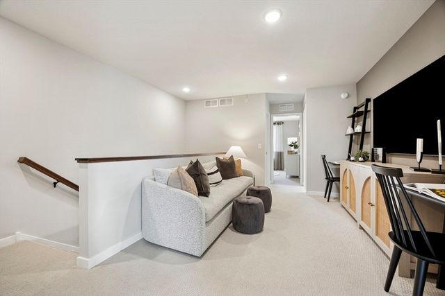 24 Emerald Run 57, Shrewsbury, MA 01545