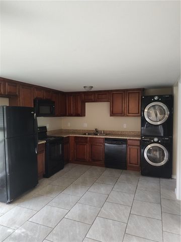 1121 S West Avenue, Fayetteville, AR 72701