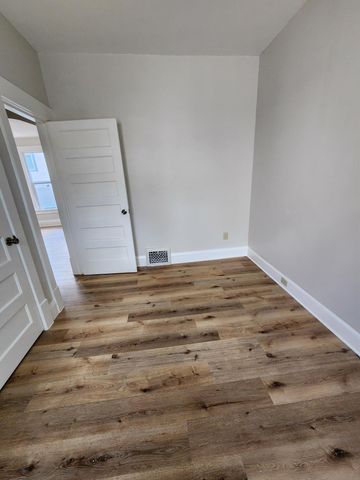 3939 Sheridan Avenue N, Minneapolis, MN 55412