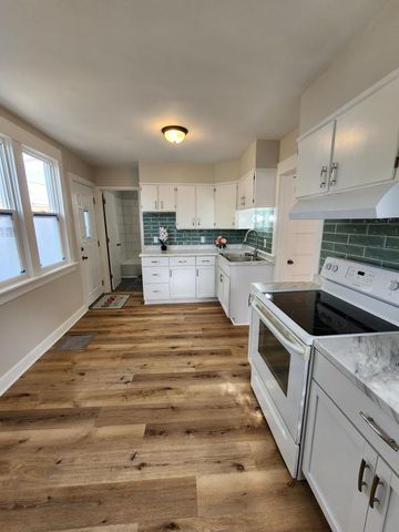 3939 Sheridan Avenue N, Minneapolis, MN 55412