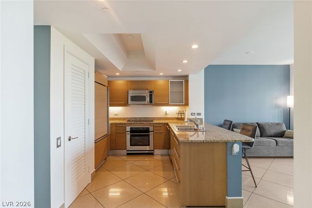322 Karen Avenue 1106, Las Vegas, NV 89109