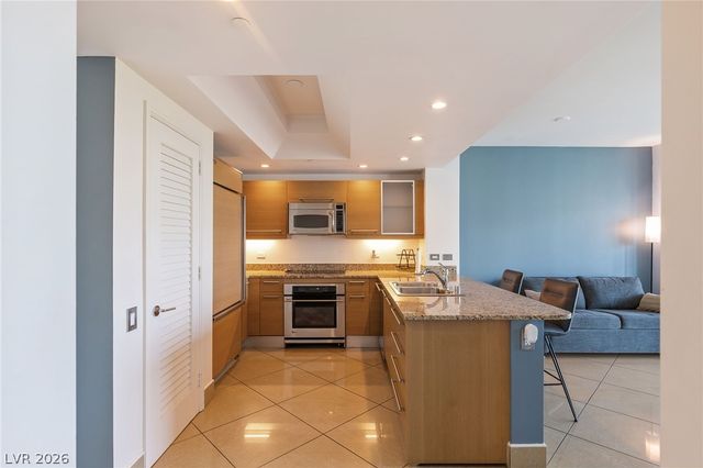 322 Karen Avenue 1106, Las Vegas, NV 89109