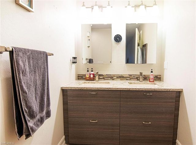 723 SE 9th AVE, Cape Coral, FL 33990