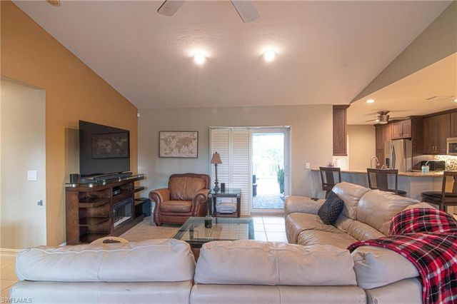 723 SE 9th AVE, Cape Coral, FL 33990