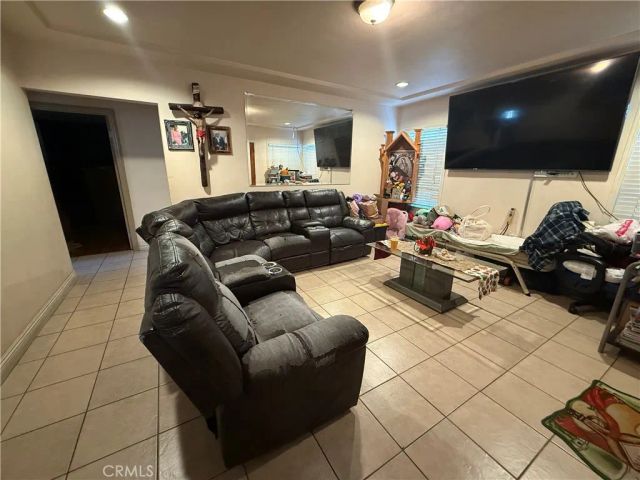 2520 Ohio Avenue, South Gate, CA 90280