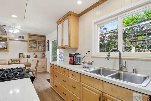 1570 Villa Crest Dr, El Cajon, CA 92021