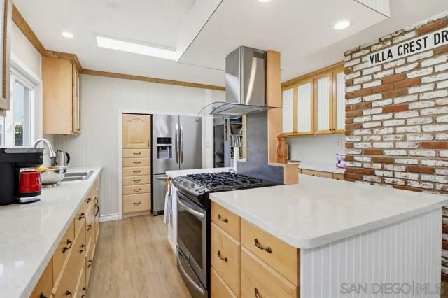 1570 Villa Crest Dr, El Cajon, CA 92021