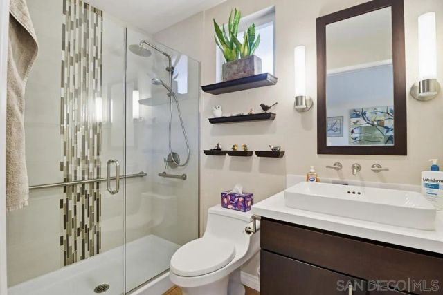 1570 Villa Crest Dr, El Cajon, CA 92021