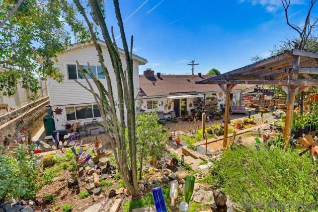 1570 Villa Crest Dr, El Cajon, CA 92021