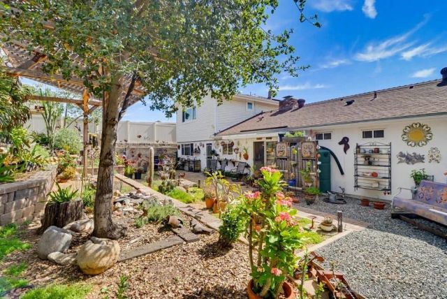 1570 Villa Crest Dr, El Cajon, CA 92021