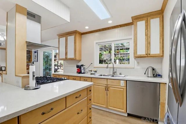 1570 Villa Crest Dr, El Cajon, CA 92021