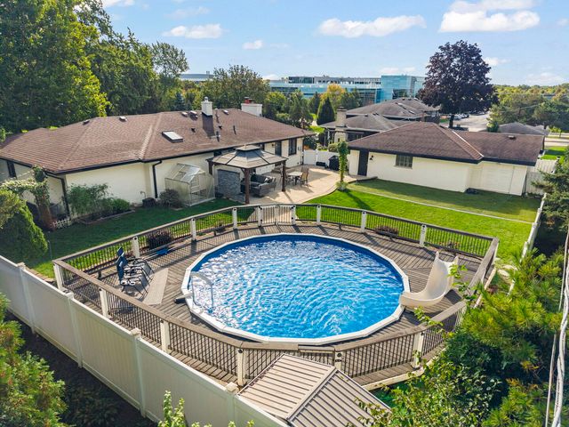 390 S Kenilworth Avenue, Glen Ellyn, IL 60137