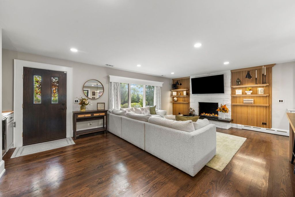 390 S Kenilworth Avenue, Glen Ellyn, IL 60137 — photo 5