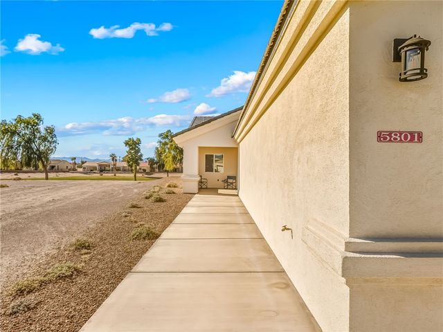 5801 S Desert Lakes Drive, Fort Mohave, AZ 86426