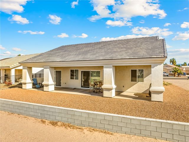 5801 S Desert Lakes Drive, Fort Mohave, AZ 86426
