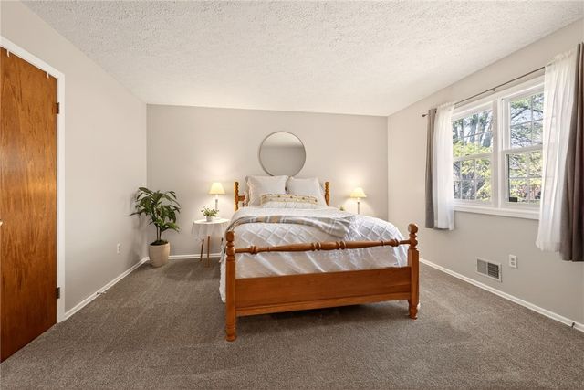 35 Sleepy Hollow, Chili, NY 14624