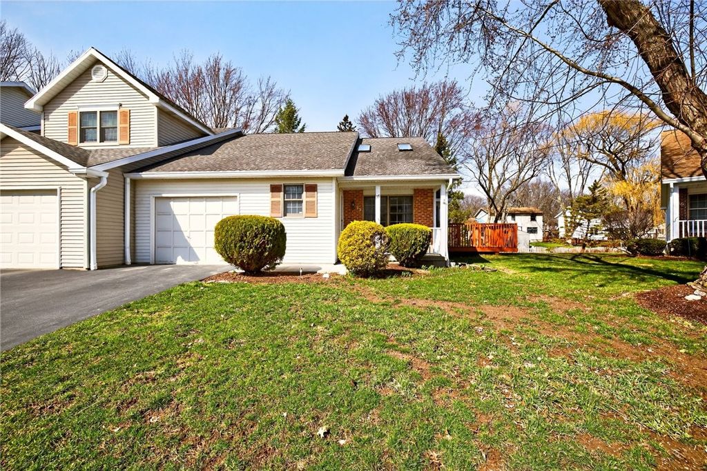 35 Sleepy Hollow, Chili, NY 14624