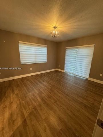 8620 SW 212th St 103, Cutler Bay, FL 33189