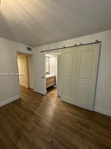 8620 SW 212th St 103, Cutler Bay, FL 33189