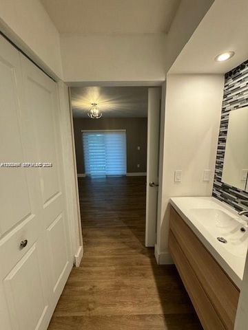 8620 SW 212th St 103, Cutler Bay, FL 33189