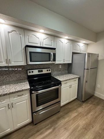 8620 SW 212th St 103, Cutler Bay, FL 33189