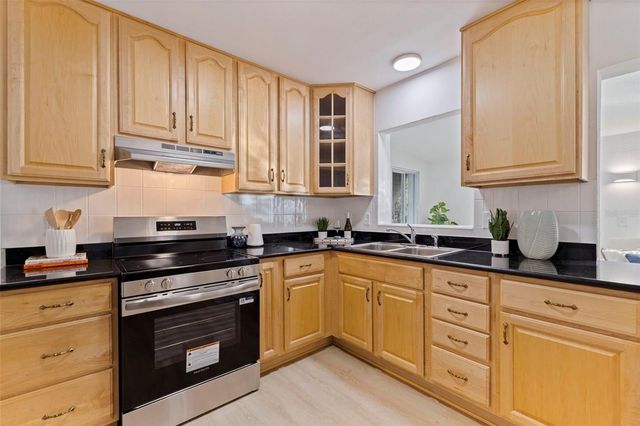 4500 16TH AVENUE N, St Petersburg, FL 33713