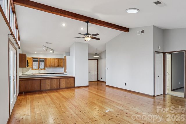 71 N Setsi Lane, Brevard, NC 28712