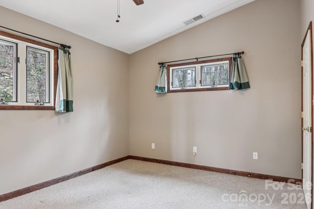 71 N Setsi Lane, Brevard, NC 28712