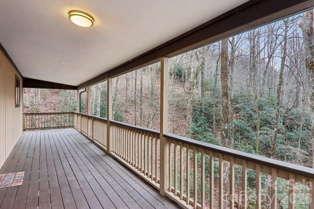 71 N Setsi Lane, Brevard, NC 28712