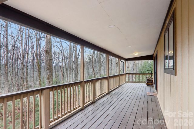 71 N Setsi Lane, Brevard, NC 28712