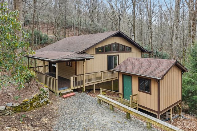 71 N Setsi Lane, Brevard, NC 28712