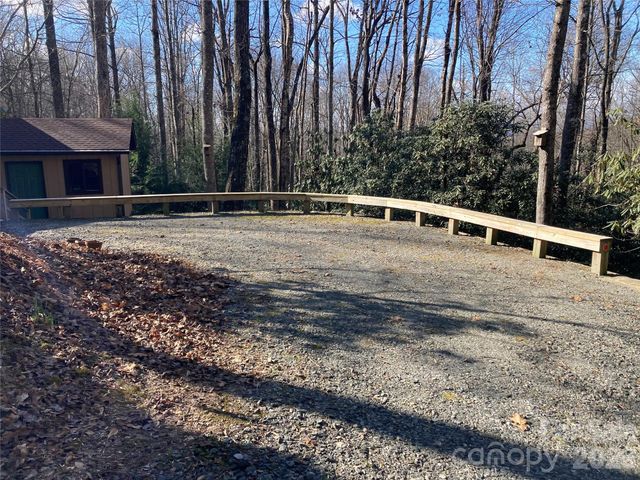 71 N Setsi Lane, Brevard, NC 28712