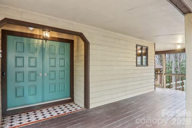 71 N Setsi Lane, Brevard, NC 28712