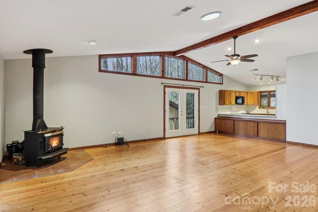 71 N Setsi Lane, Brevard, NC 28712