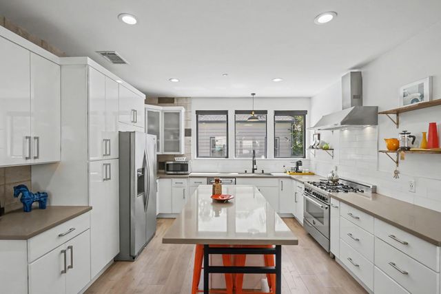 2020 Rice Aly, Sacramento, CA 95811